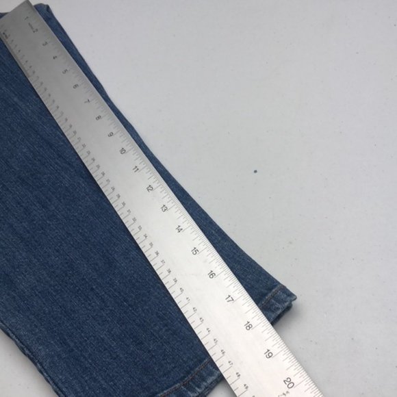 LIKE NEW LIZ & CO DENIM CAPRIS 10/30x18 ⭐️ - Picture 9 of 9